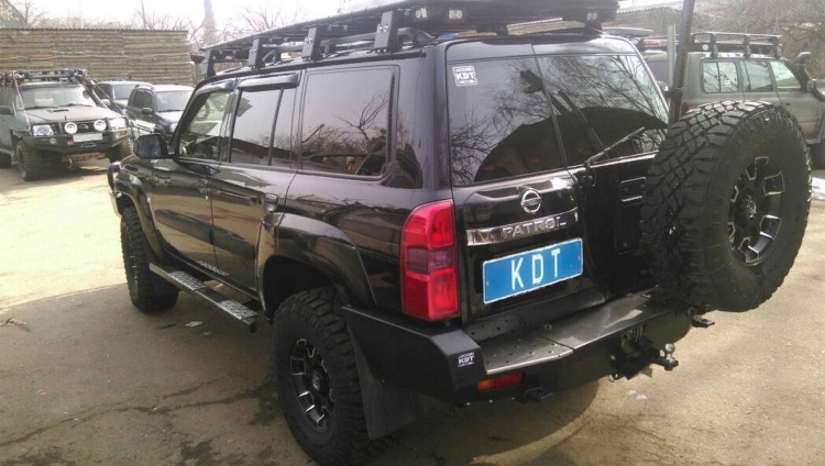 Накладка из нержавейки Nissan Patrol